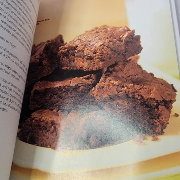 2 Weight Watchers Cookbooks, hardcover excellent condition - Picture 6 of 9